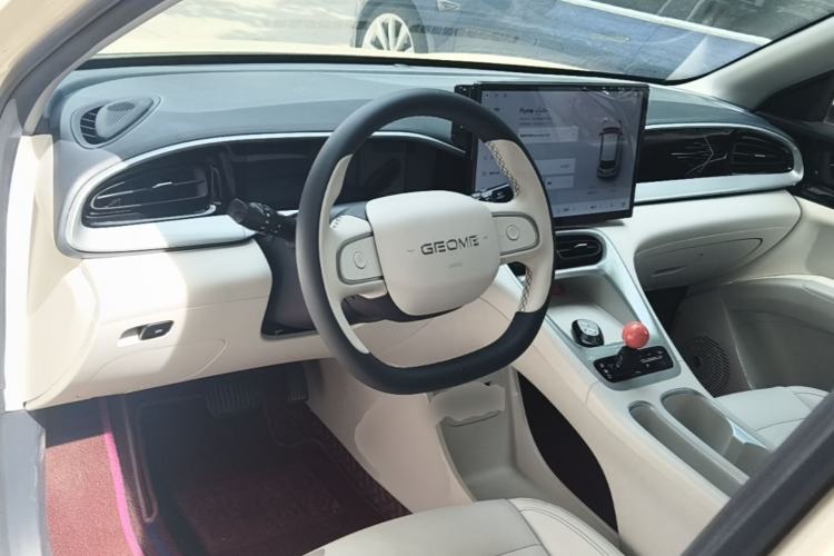 Used Geely Galaxy Geome 2025 UP 410km Exploration Edition Center Console