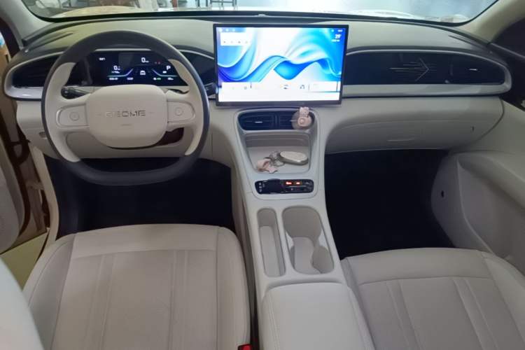 Used Geely Galaxy Geome 2025 UP 410km Exploration Edition Center Console