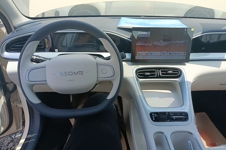 Used Geely Galaxy Geome 2025 310km Youth Edition Center Console