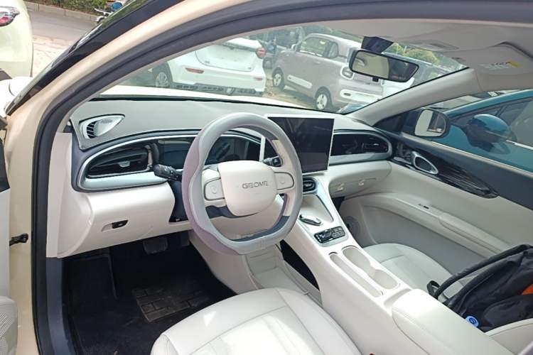 Used Geely Galaxy Geome 2025 UP 410km Exploration Edition Center Console