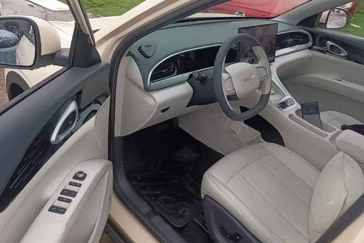 Used Geely Galaxy Geome 2025 UP 410km Exploration Edition Driver Seat