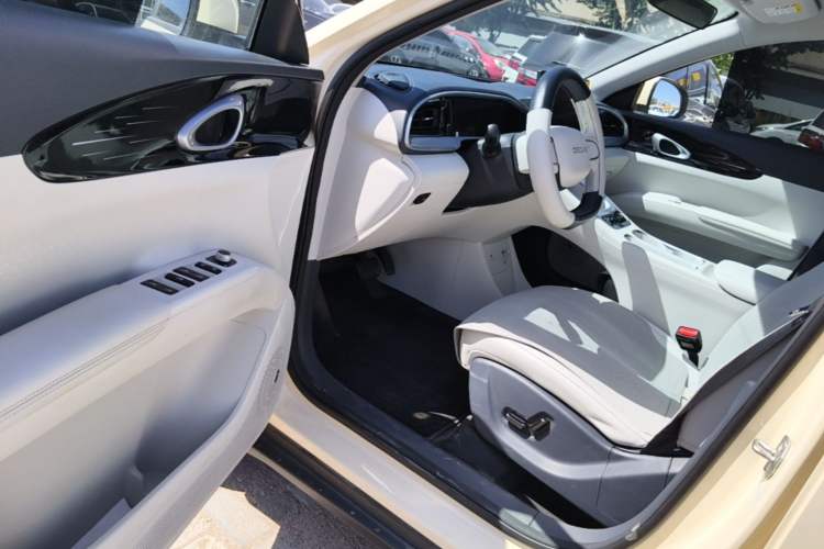 Used Geely Galaxy Geome 2025 UP 410km Exploration Edition Driver Seat