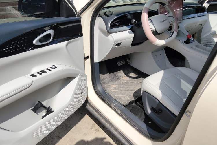 Used Geely Galaxy Geome 2025 410 km Free Version Driver Seat
