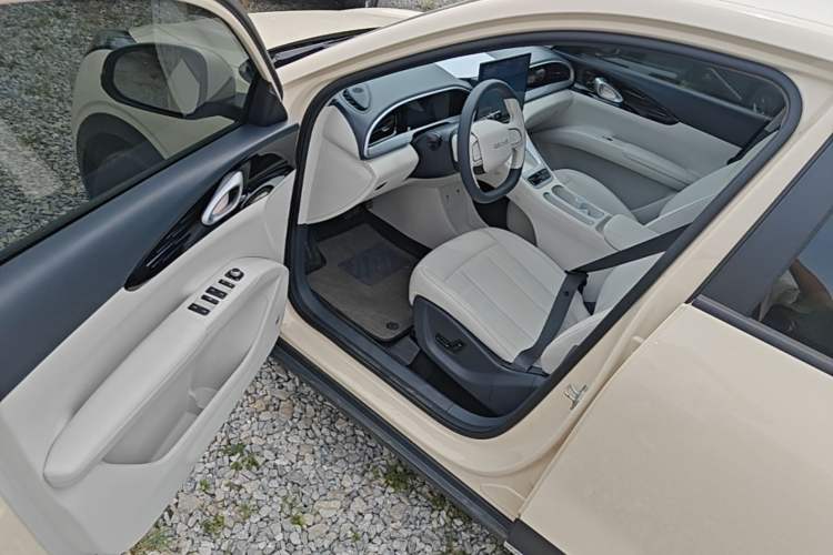 Used Geely Galaxy Geome 2025 UP 410km Exploration Edition Driver Seat