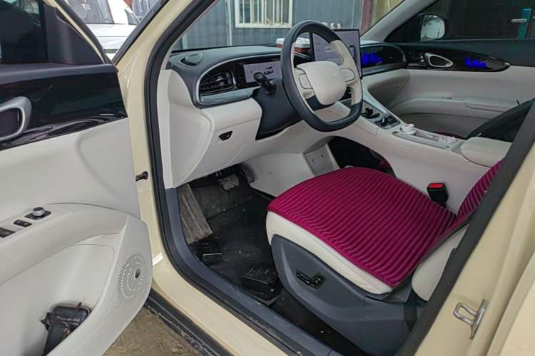 Used Geely Galaxy Geome 2025 UP 410km Exploration+ Edition Driver Seat