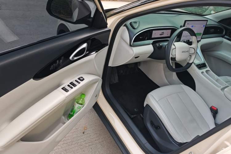 Used Geely Galaxy Geome 2025 UP 410km Exploration+ Edition Driver Seat
