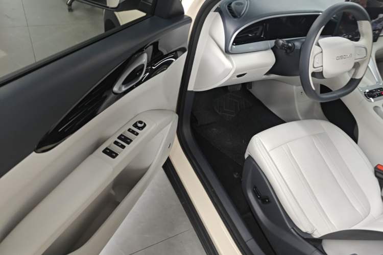 Used Geely Galaxy Geome 2025 UP 410km Exploration Edition Driver Seat