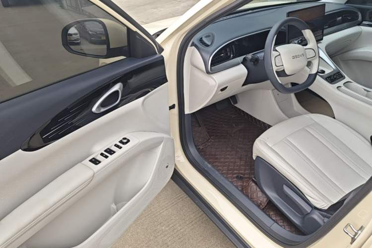 Used Geely Galaxy Geome 2025 310km Dream Edition Driver Seat