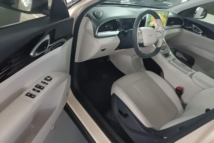 Used Geely Galaxy Geome 2025 UP 410km Exploration Edition Driver Seat