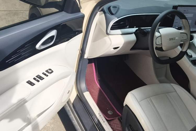 Used Geely Galaxy Geome 2025 UP 410km Exploration Edition Driver Seat