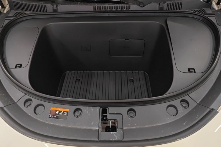 Used Geely Galaxy Geome 2025 410 km Free Version Engine Bay