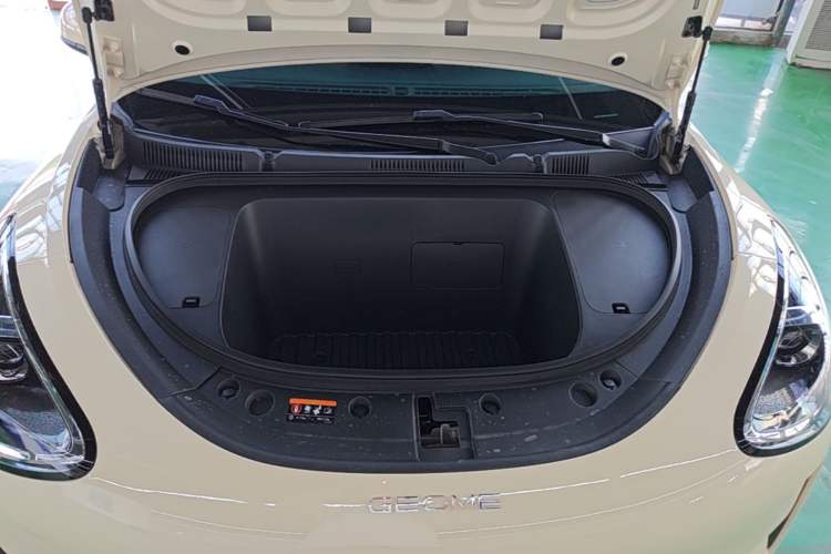 Used Geely Galaxy Geome 2025 310km Youth Edition Engine Bay