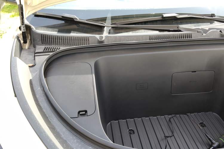 Used Geely Galaxy Geome 2025 410 km Free Version Engine Bay Right