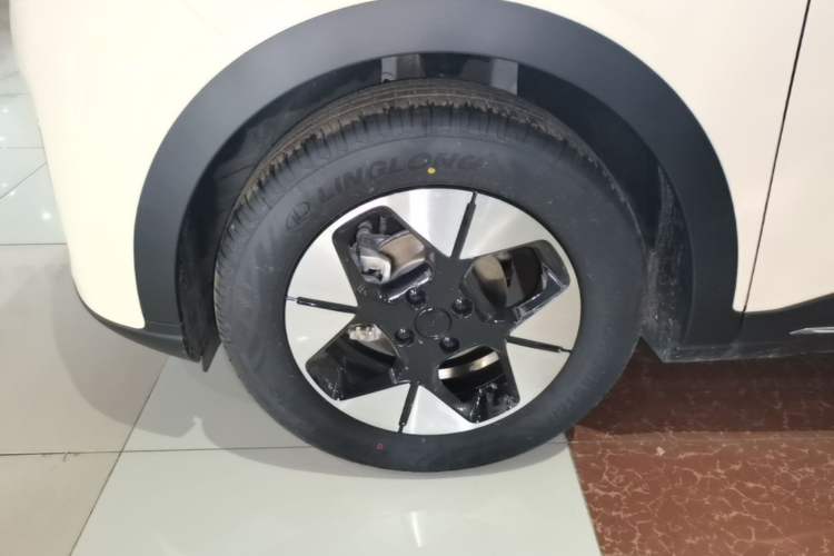 Used Geely Galaxy Geome 2025 310km Dream Edition Exterior 4