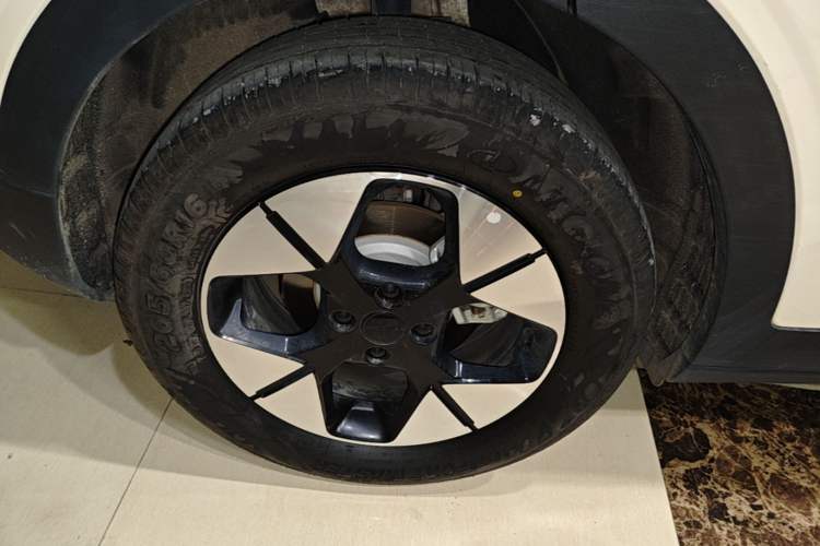 Used Geely Galaxy Geome 2025 UP 410km Exploration+ Edition Exterior 4