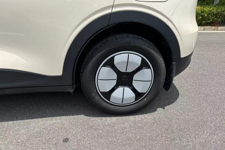 Used Geely Galaxy Geome 2025 310km Youth Edition Exterior 4