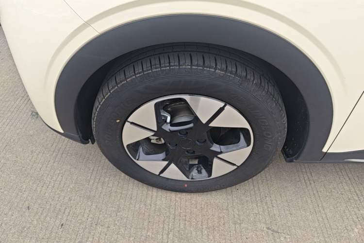Used Geely Galaxy Geome 2025 310km Dream Edition Exterior 4