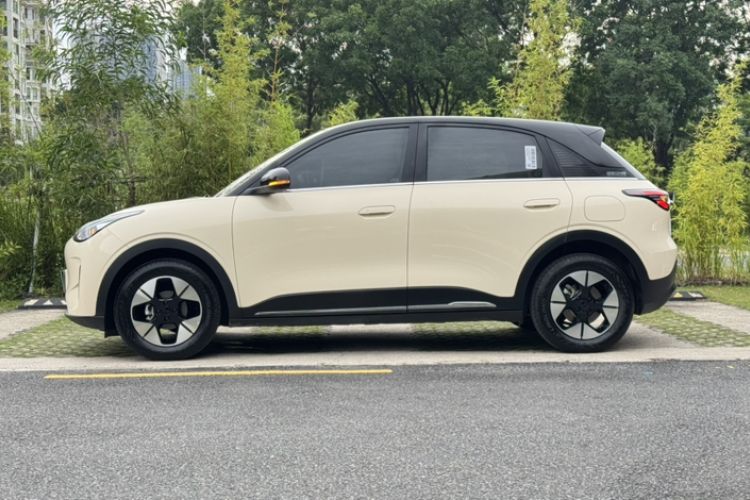 Used Geely Galaxy Geome 2025 UP 410km Exploration+ Edition Exterior 4