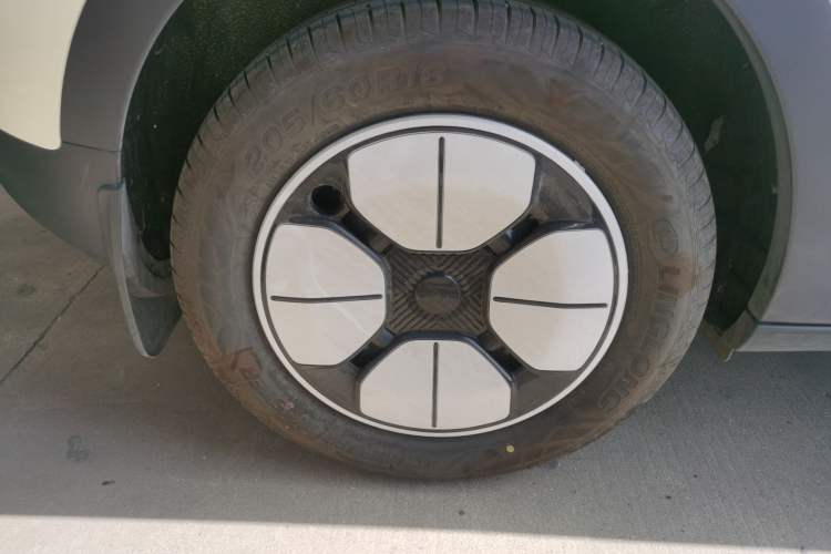 Used Geely Galaxy Geome 2025 310km Youth Edition Exterior 5