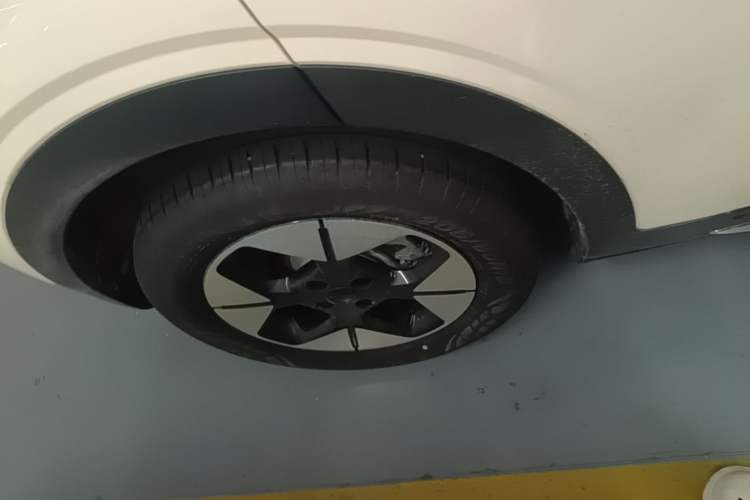 Used Geely Galaxy Geome 2025 UP 410km Exploration Edition Exterior 5