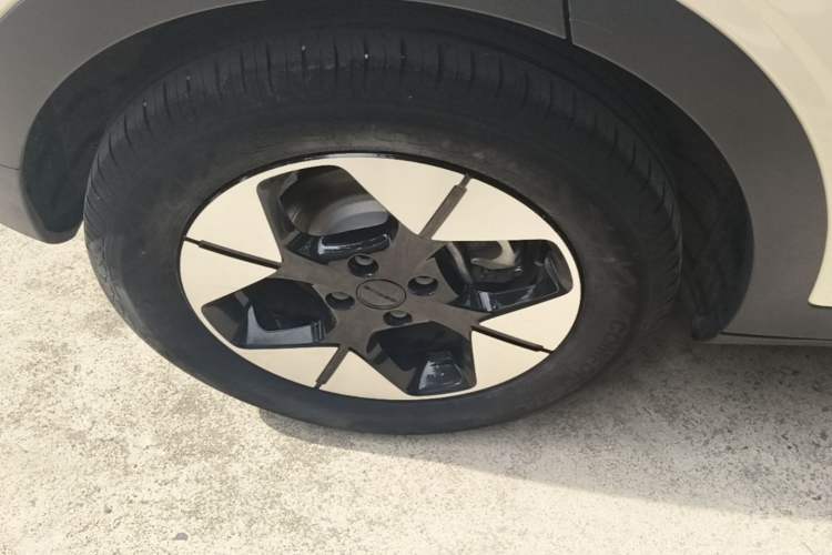 Used Geely Galaxy Geome 2025 UP 410km Exploration Edition Exterior 5