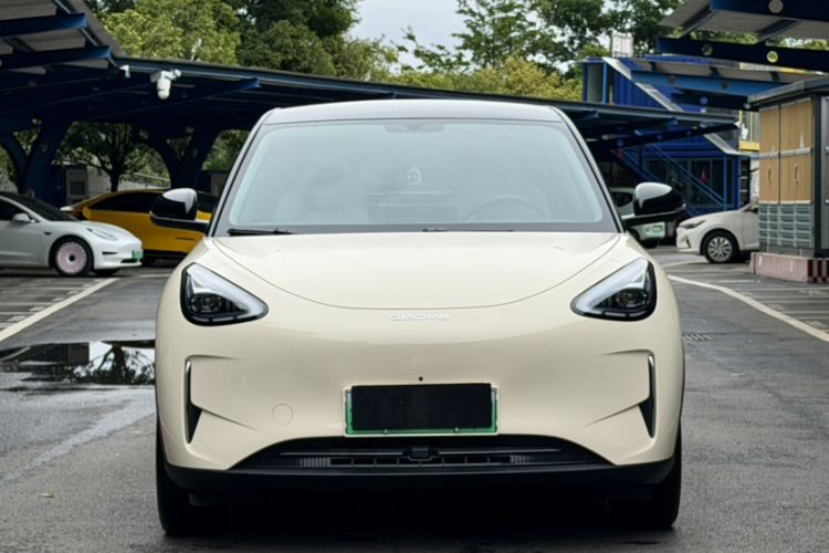 Used Geely Galaxy Geome 2025 UP 410km Exploration Edition Exterior 6