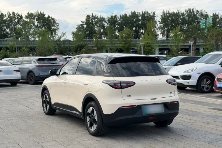 Used Geely Galaxy Geome 2025 UP 410km Exploration Edition Exterior 7