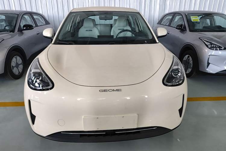 Used Geely Galaxy Geome 2025 410 km Free Version Front