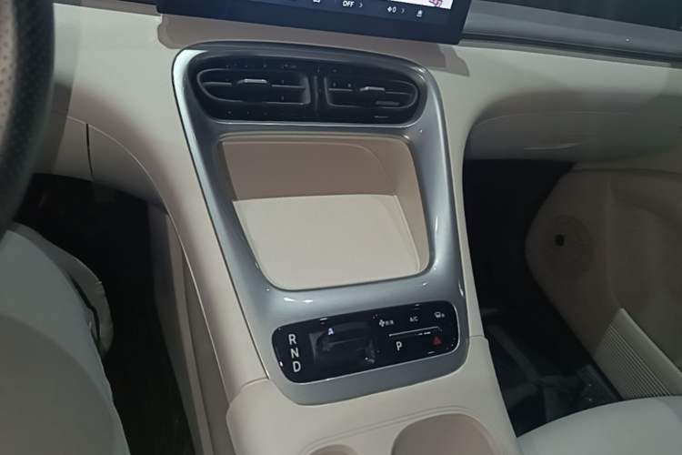 Used Geely Galaxy Geome 2025 310km Youth Edition Gear Lever