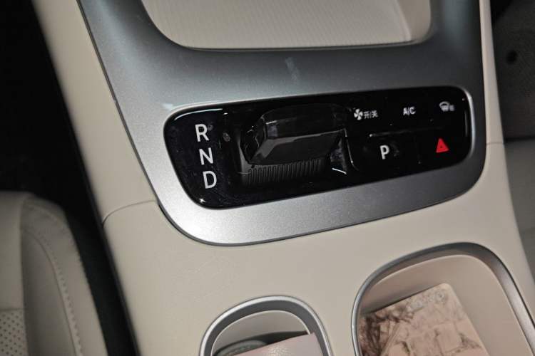 Used Geely Galaxy Geome 2025 UP 410km Exploration Edition Gear Lever