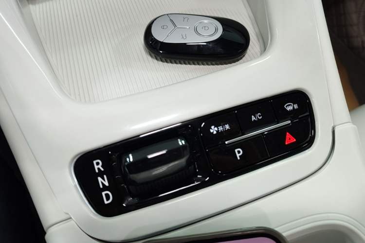 Used Geely Galaxy Geome 2025 UP 410km Exploration Edition Gear Lever