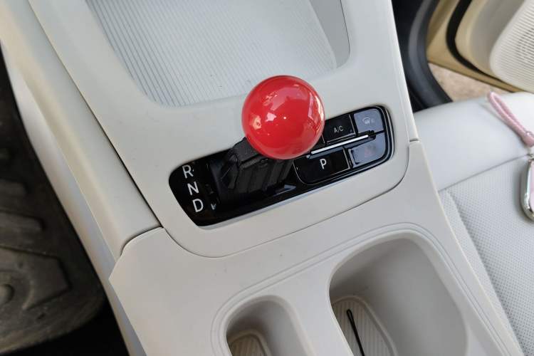 Used Geely Galaxy Geome 2025 410 km Free Version Gear Lever
