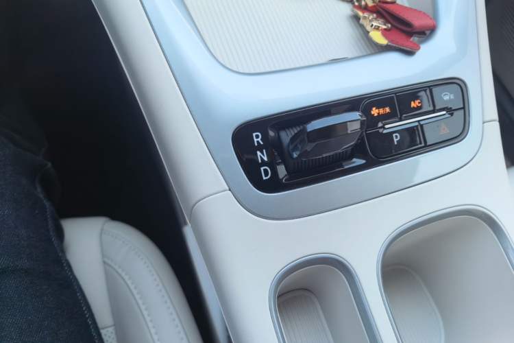 Used Geely Galaxy Geome 2025 UP 410km Exploration Edition Gear Lever