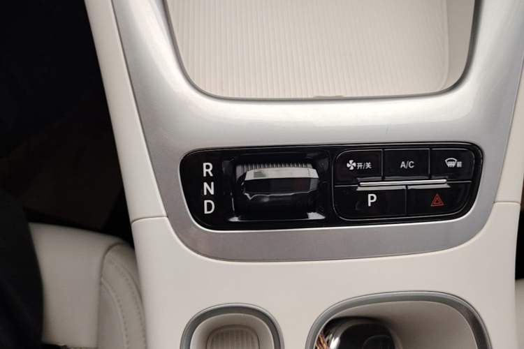 Used Geely Galaxy Geome 2025 310km Dream Edition Gear Lever