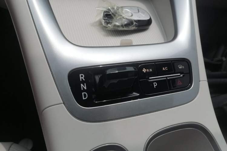 Used Geely Galaxy Geome 2025 310km Youth Edition Gear Lever
