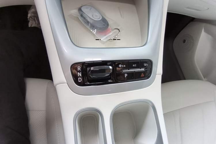 Used Geely Galaxy Geome 2025 UP 410km Exploration+ Edition Gear Lever