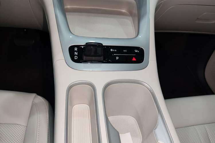 Used Geely Galaxy Geome 2025 UP 410km Exploration Edition Gear Lever