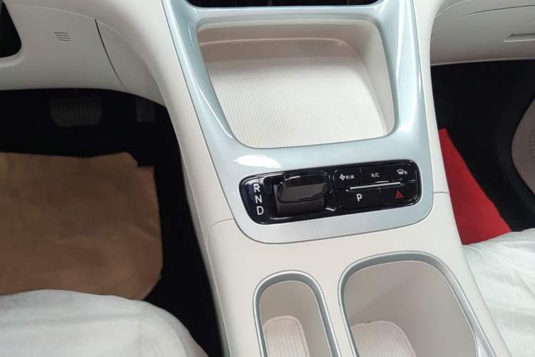 Used Geely Galaxy Geome 2025 UP 410km Exploration Edition Gear Lever