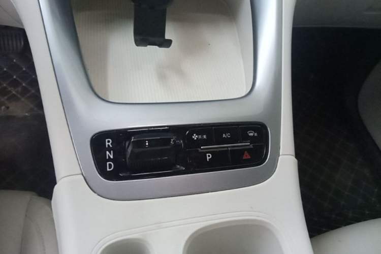 Used Geely Galaxy Geome 2025 UP 410km Exploration Edition Gear Lever