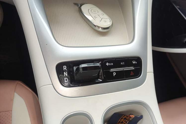 Used Geely Galaxy Geome 2025 UP 410km Exploration Edition Gear Lever