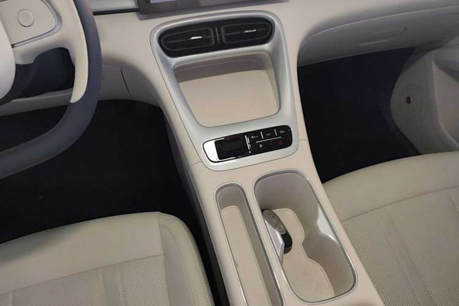 Used Geely Galaxy Geome 2025 410 km Free Version Gear Lever