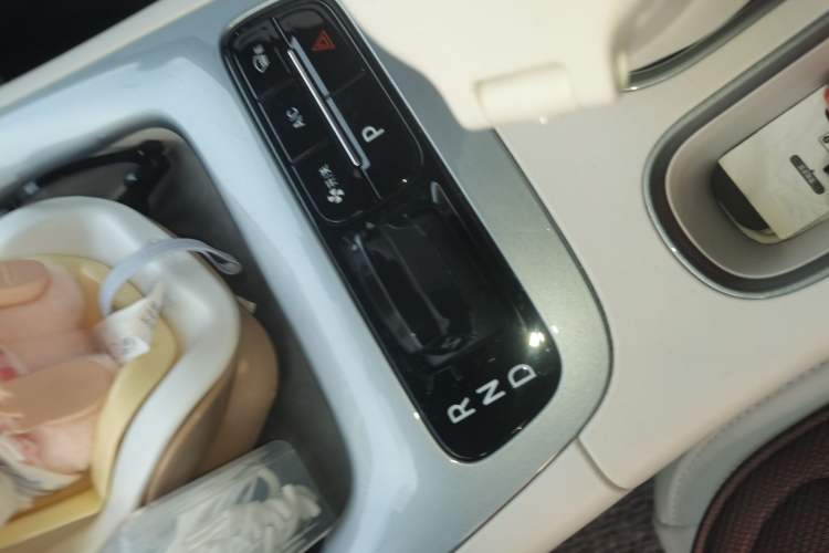 Used Geely Galaxy Geome 2025 UP 410km Exploration Edition Gear Lever