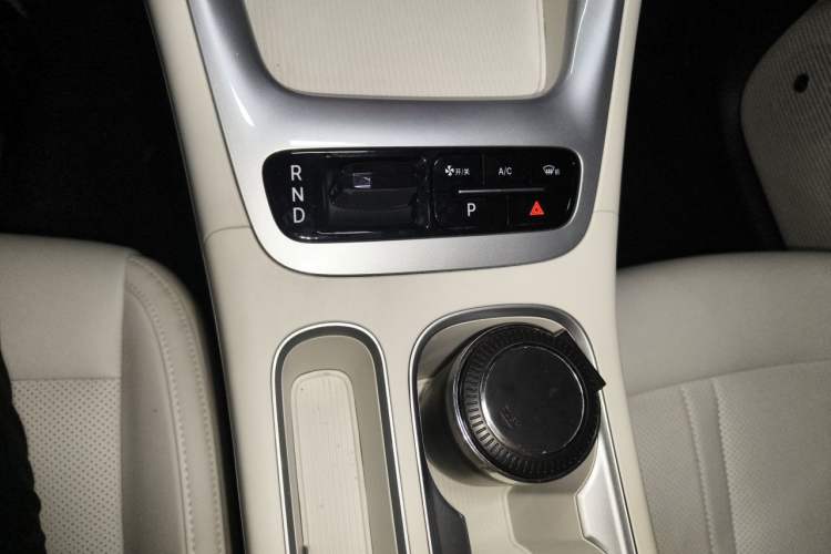 Used Geely Galaxy Geome 2025 UP 410km Exploration Edition Gear Lever