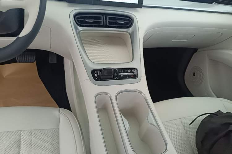 Used Geely Galaxy Geome 2025 310km Youth Edition Gear Lever