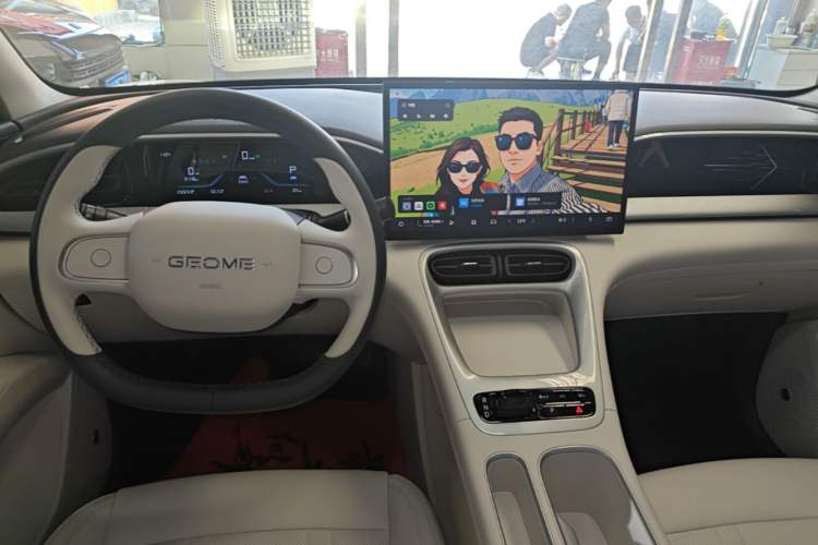 Used Geely Galaxy Geome 2025 UP 410km Exploration Edition Gear Lever