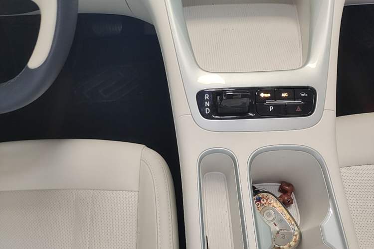 Used Geely Galaxy Geome 2025 410 km Free Version Gear Lever