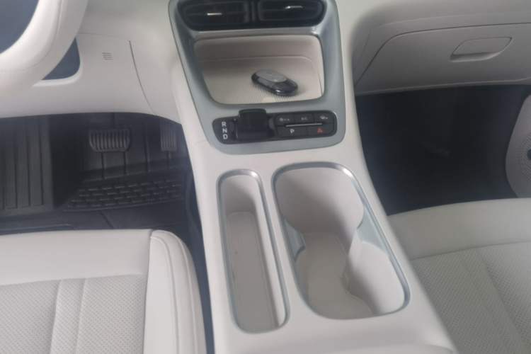 Used Geely Galaxy Geome 2025 UP 410km Exploration Edition Gear Lever