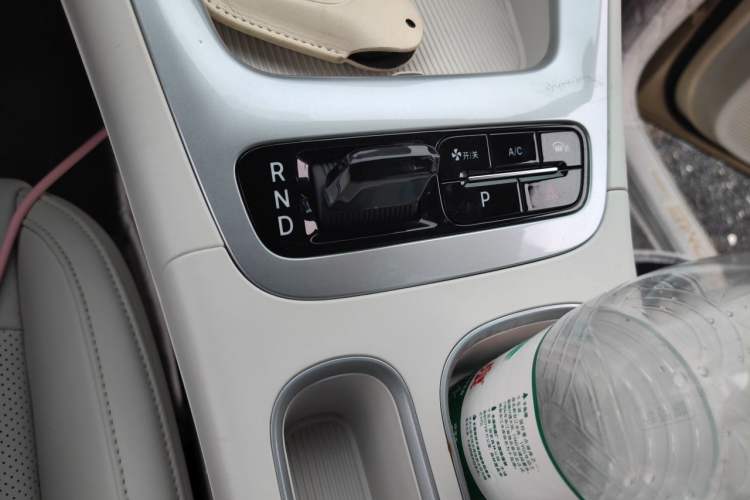 Used Geely Galaxy Geome 2025 UP 410km Exploration Edition Gear Lever
