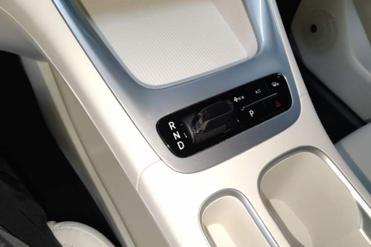 Used Geely Galaxy Geome 2025 310km Dream Edition Gear Lever