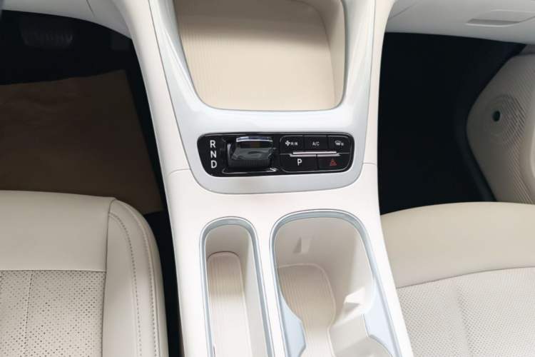 Used Geely Galaxy Geome 2025 310km Youth Edition Gear Lever